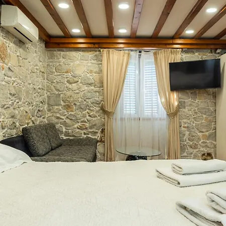 Domina Apartment *